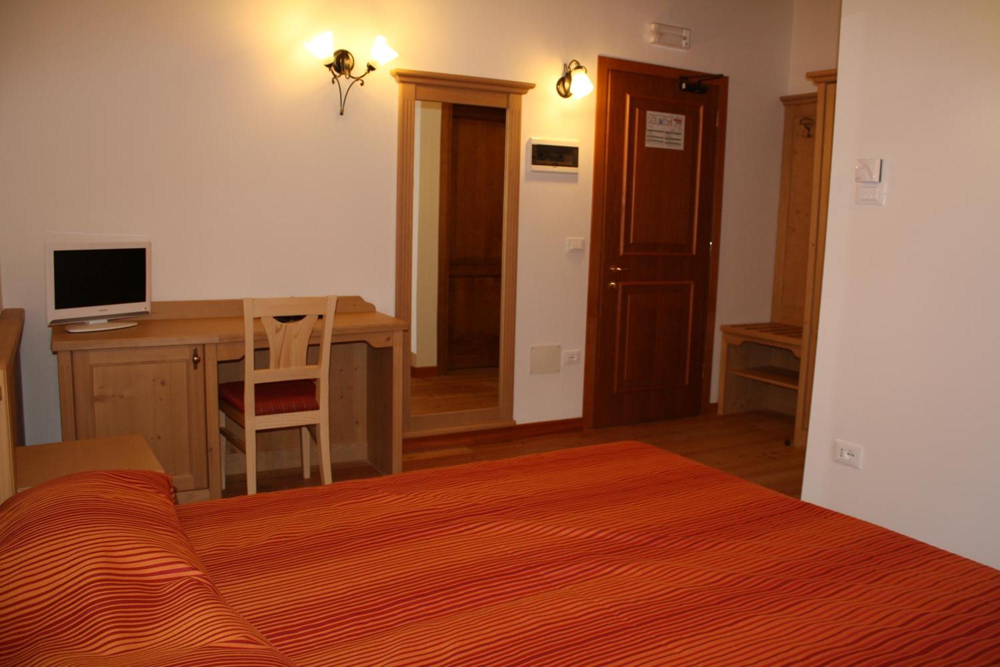 Hotel Aplis Ovaro Room photo