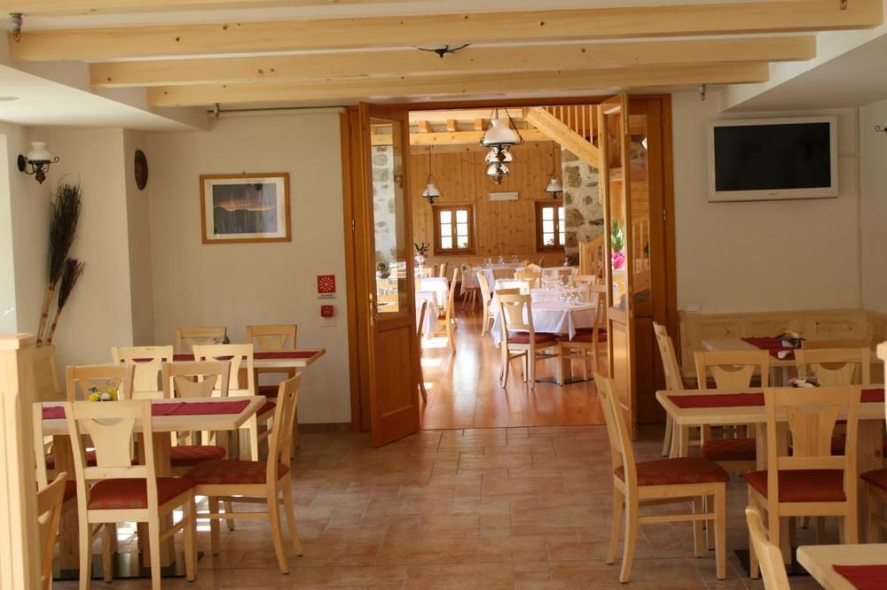 Hotel Aplis Ovaro Exterior photo